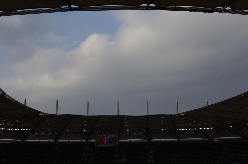 Das Stadiondach im Volksparkstadion Hamburg, Foto: Kerstin Schulze