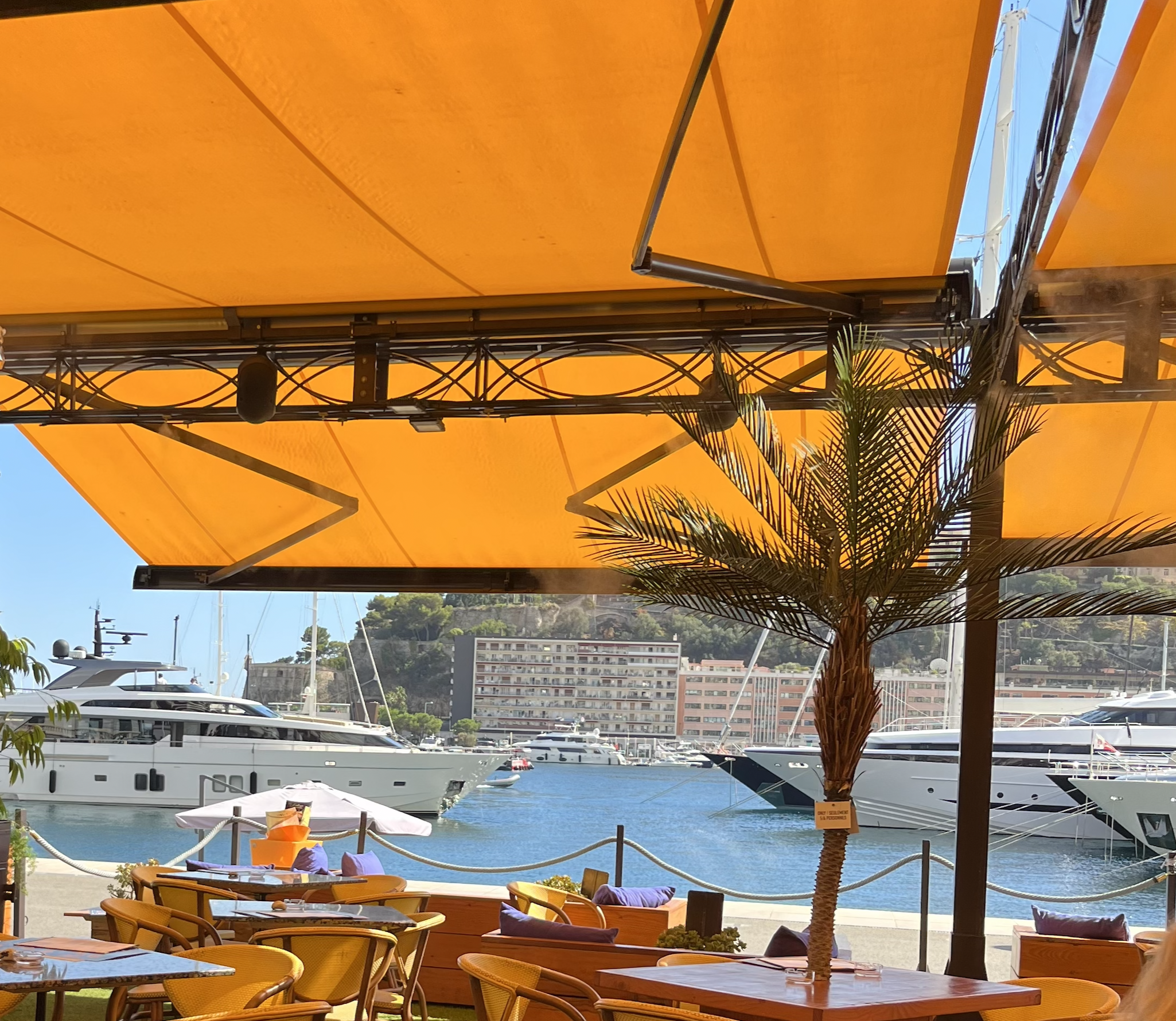 Im Yachthafen von Monaco